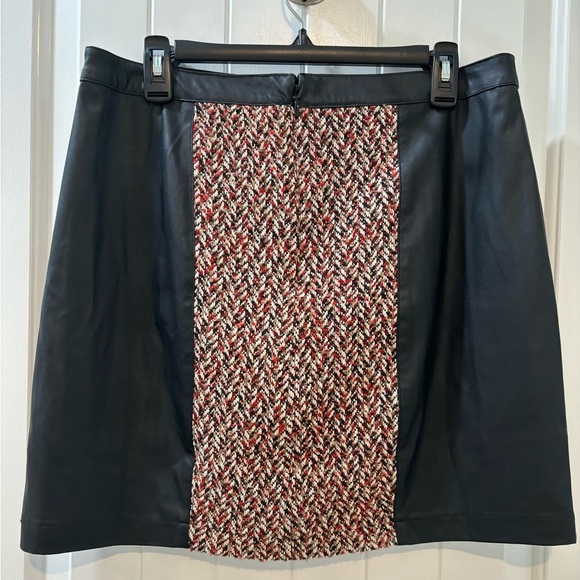 BCBG MaxAzria Faux Leather Tweed Mini Skirt Size Large Chic Preppy - Picture 4 of 5